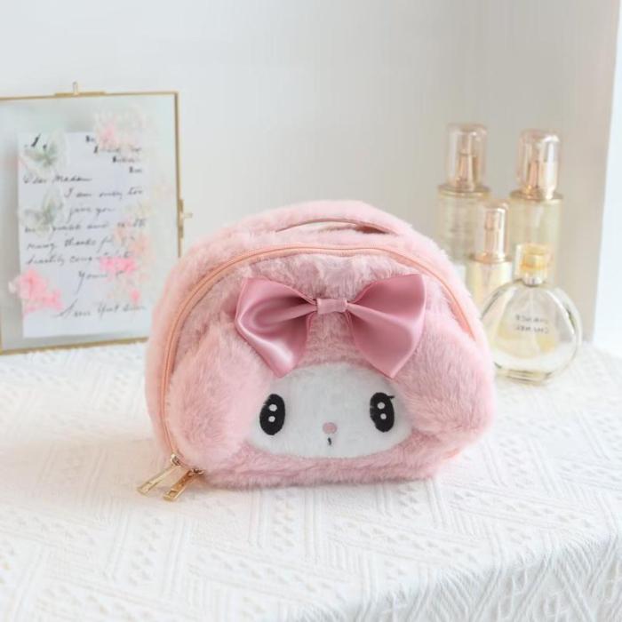 Free Photo | Japanese aesthetic with branches in vase